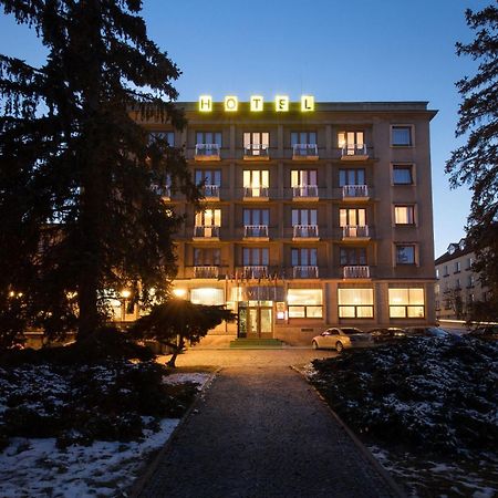 Hotel Belvedere Příbram エクステリア 写真