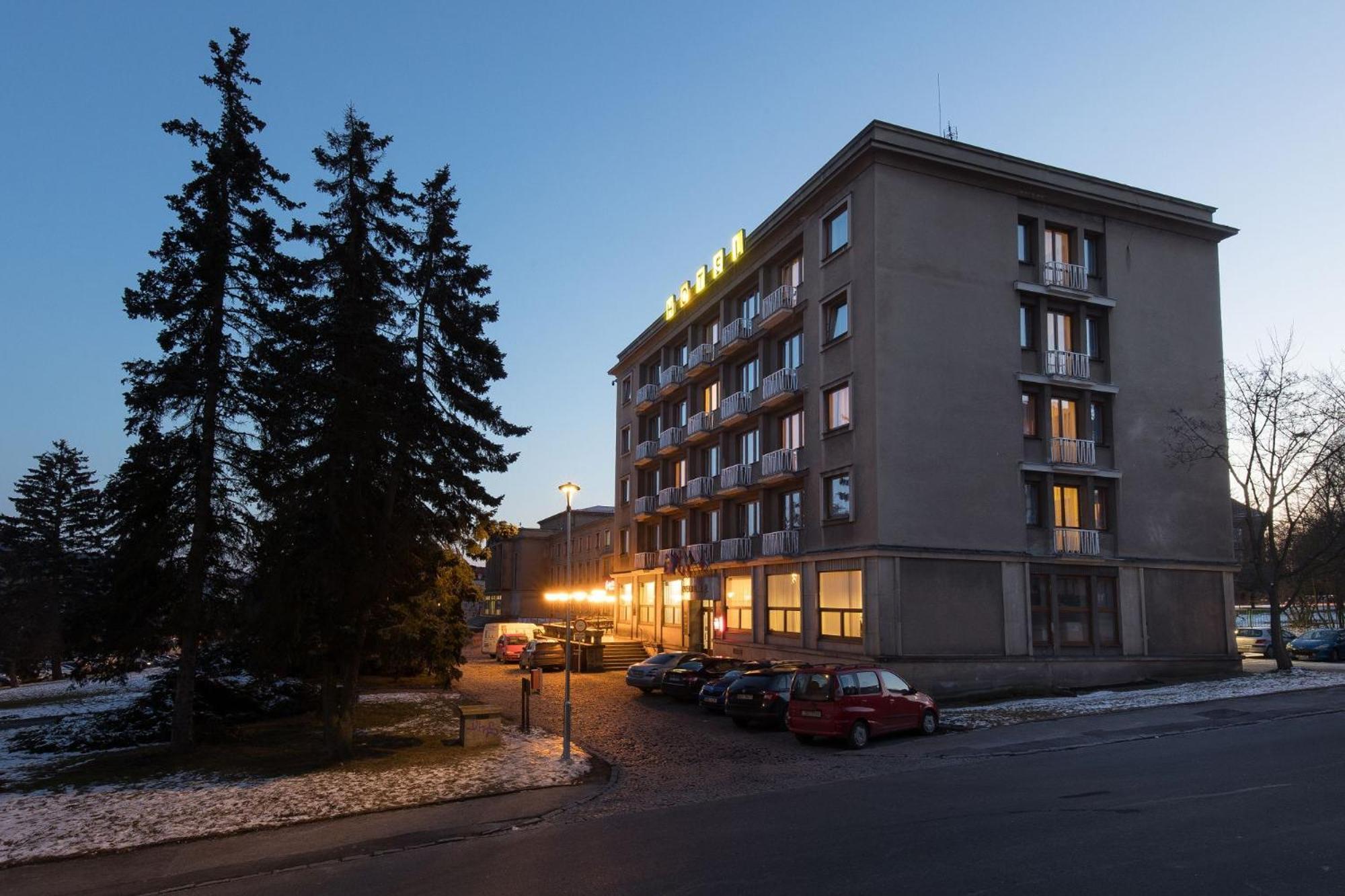 Hotel Belvedere Příbram エクステリア 写真
