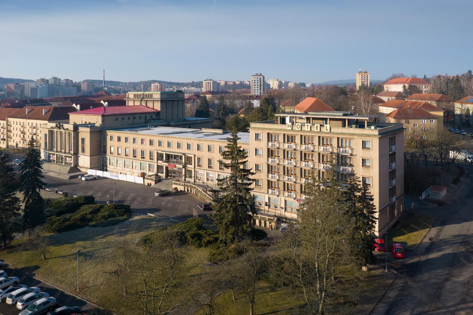 Hotel Belvedere Příbram エクステリア 写真