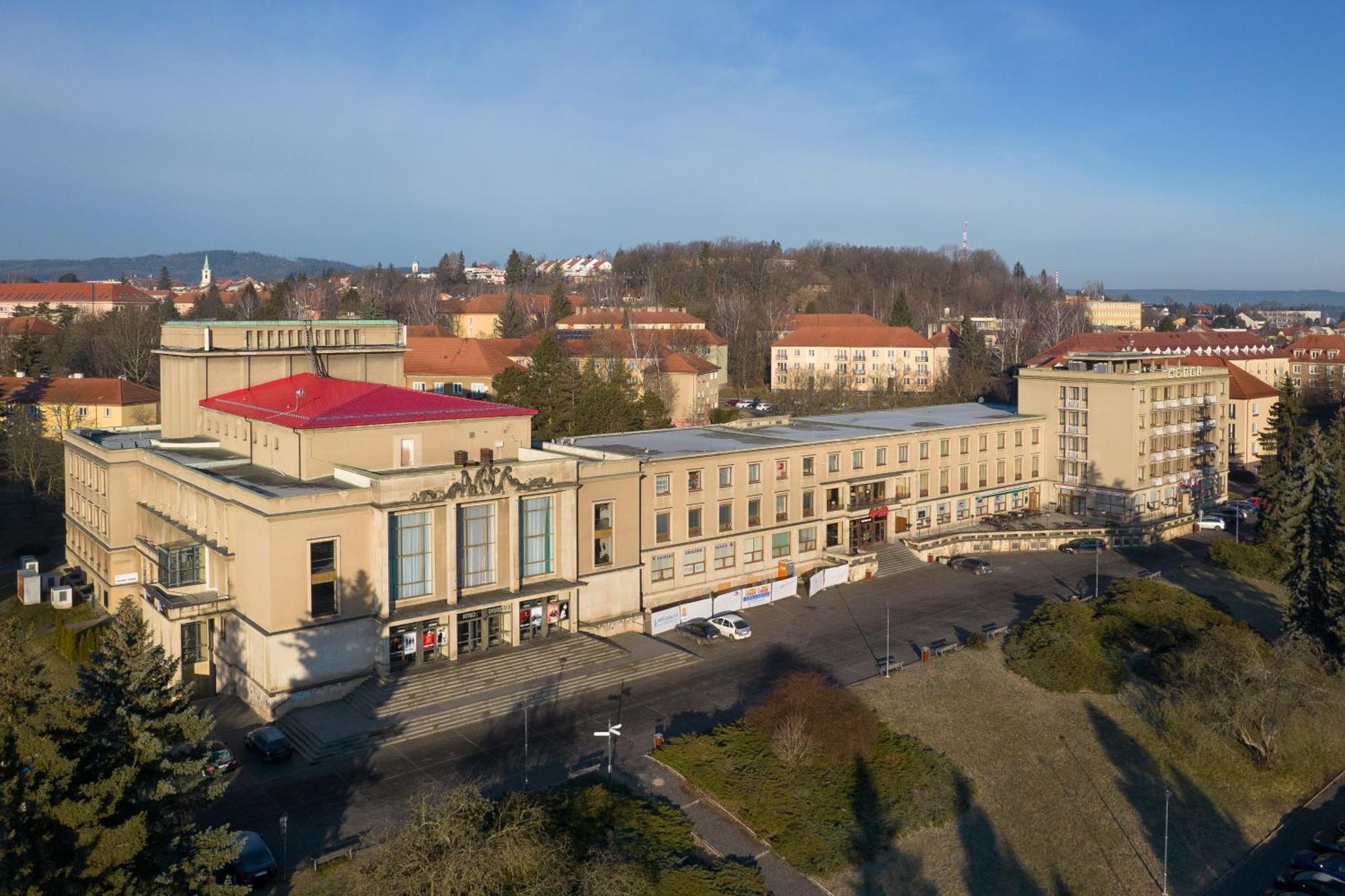 Hotel Belvedere Příbram エクステリア 写真