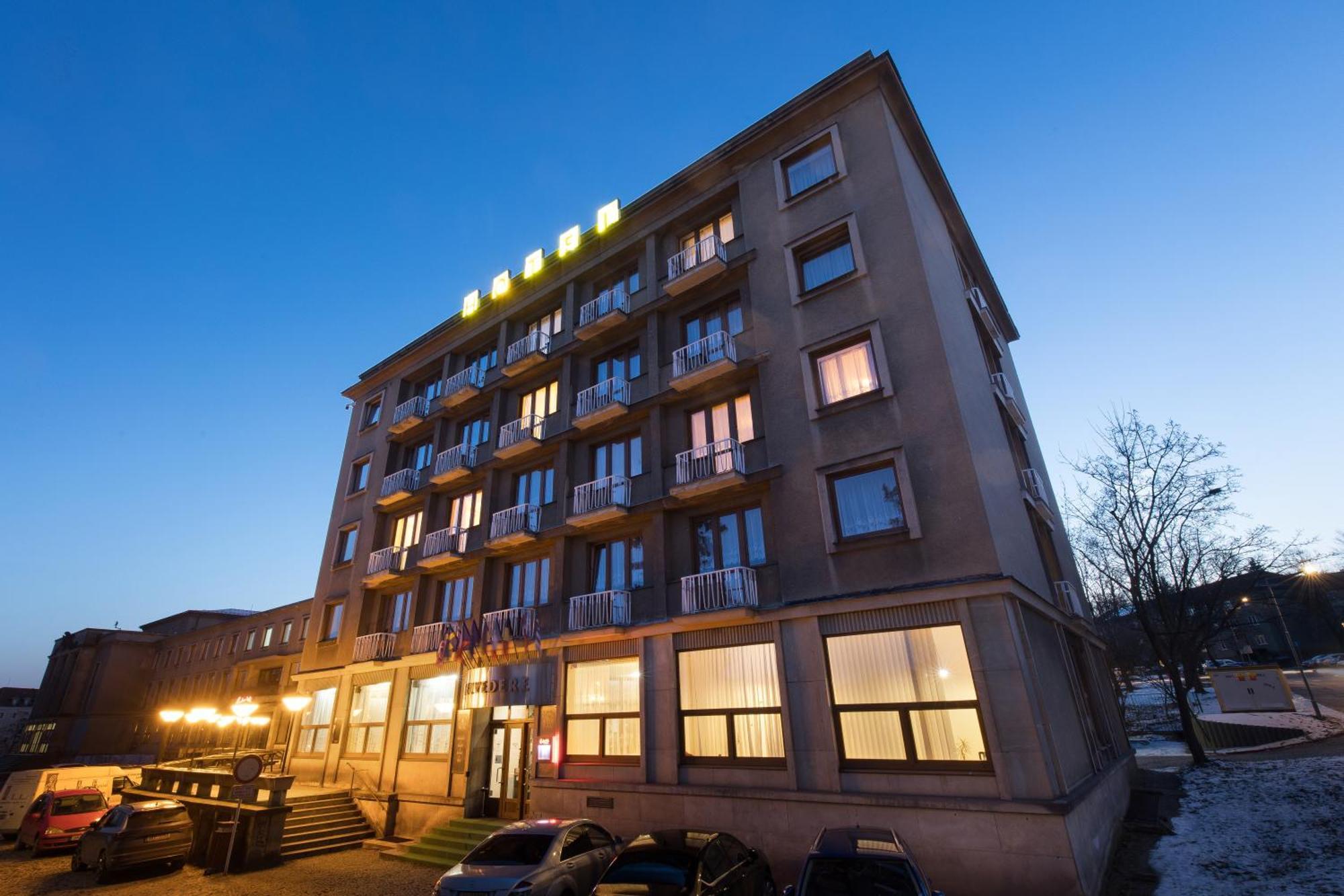 Hotel Belvedere Příbram エクステリア 写真